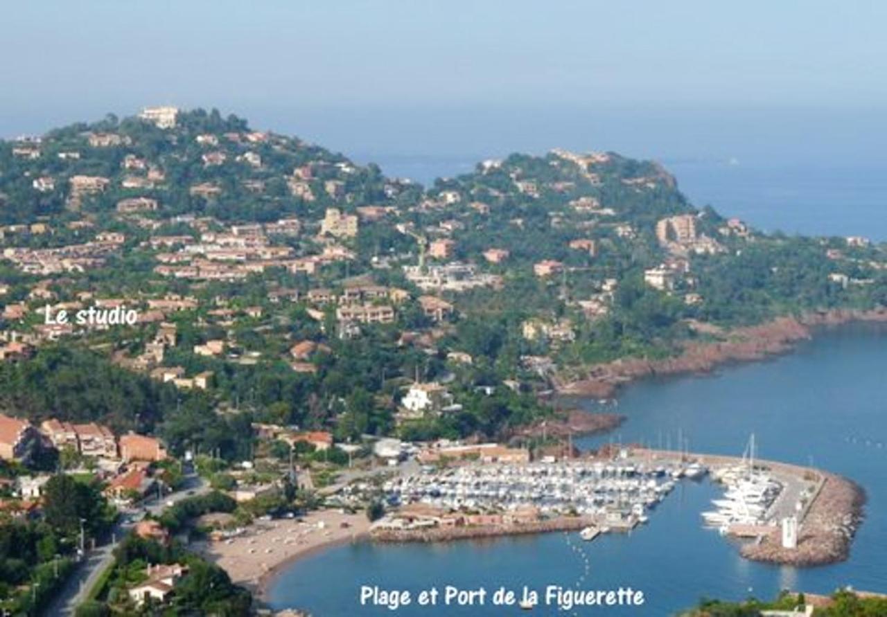 Studio A Theoule Sur Mer A 400 M De La Plage Avec Vue Sur La Mer Terrasse Amenagee Et Wifi Apartment Exterior photo