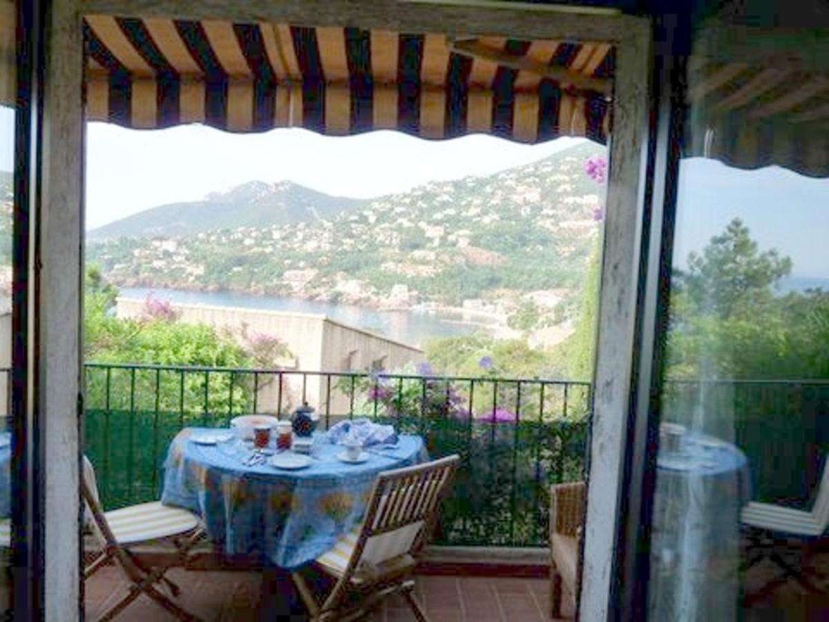 Studio A Theoule Sur Mer A 400 M De La Plage Avec Vue Sur La Mer Terrasse Amenagee Et Wifi Apartment Exterior photo